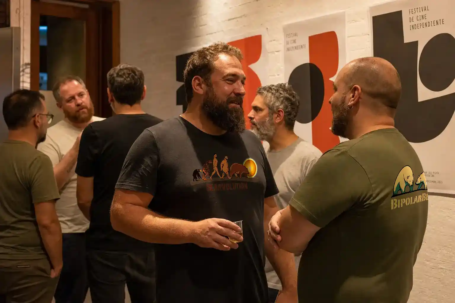 Bear pop: osos en la cultura popular y dónde la pantalla acierta en capitancapo Películas bear pop y cultura bear en el cine independiente